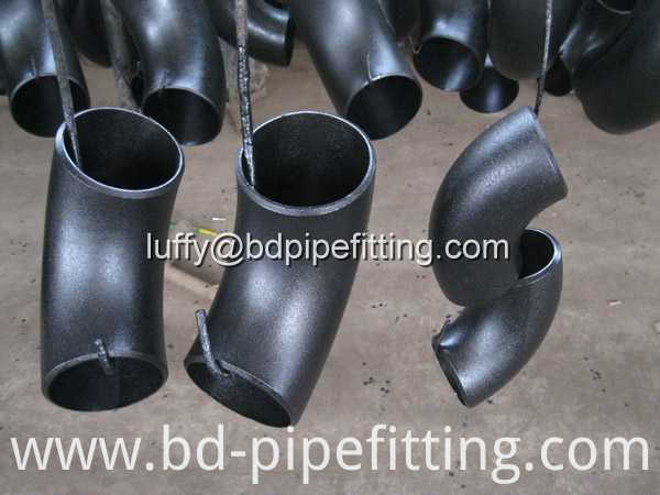 Alloy pipe fitting (370)